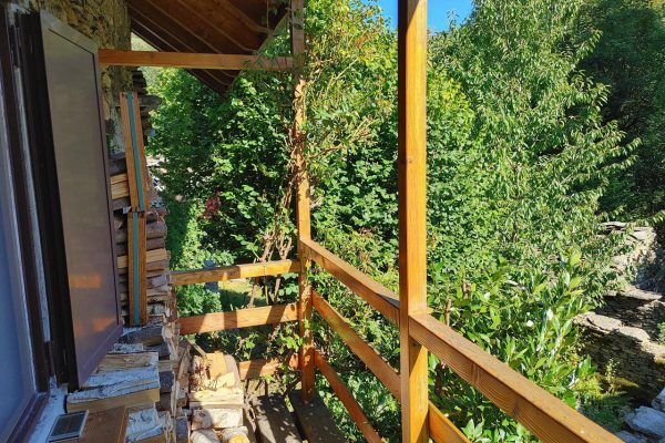 grande-baita-ristrutturata-in-posizione-soleggiata-ed-in-mezzo-alla-natura-09