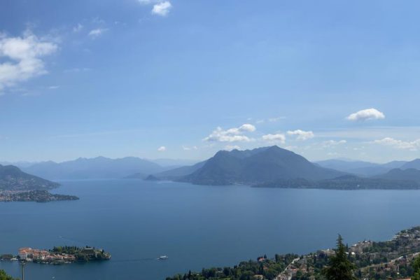 villa-a-stresa-con-stupenda-vista-sul-lago-maggiore-e-sulle-isole-01