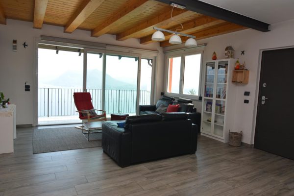 villa-a-stresa-con-stupenda-vista-sul-lago-maggiore-e-sulle-isole-07